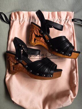 Souvenir Shoe by Lucky Lou Shoes